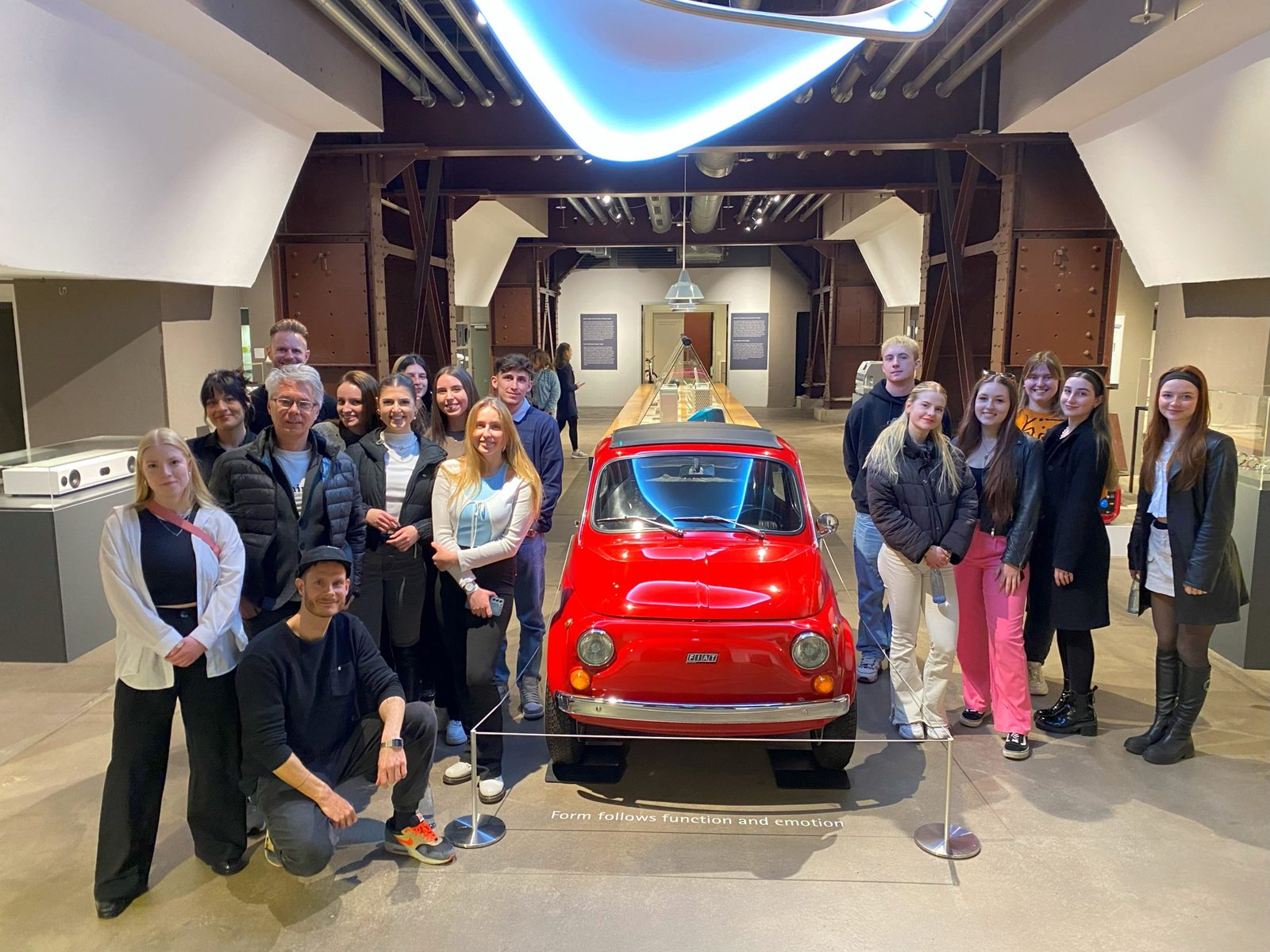 Studierende der AMD im Red Dot Museum